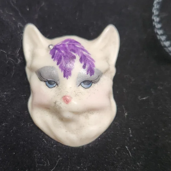 Bundle of 5 Cat Broaches/ Pins - Picture 6 of 6